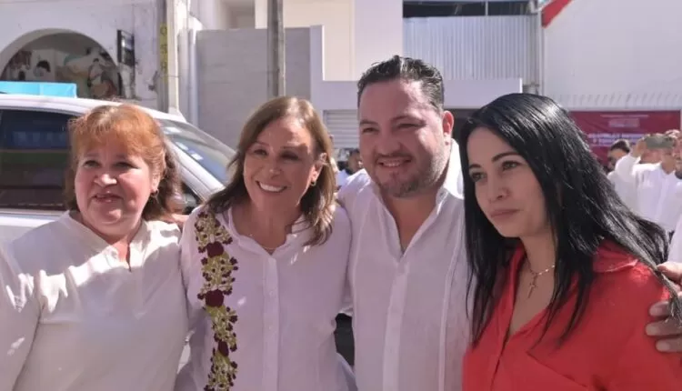 Sindica, Nahle, alcalde y esposa, de alto Lucero